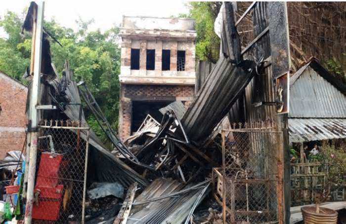 Cháy nhà ở Vĩnh Long, 2 cha con tử vong