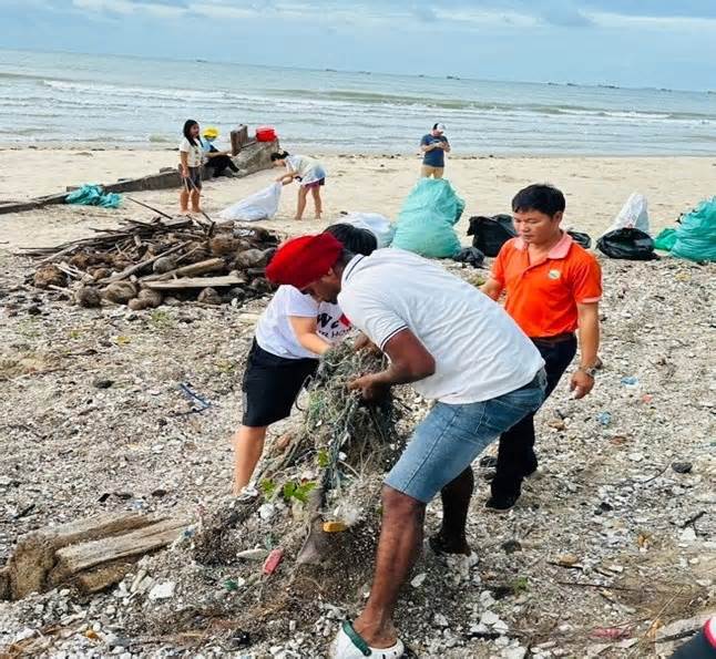 Chuyện về những điển hình dân vận ở thành phố biển