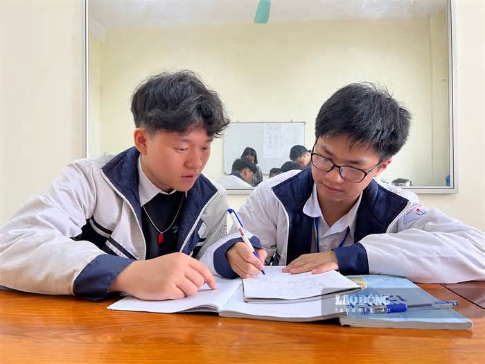 Thiết bị hỗ trợ người rối loạn phát âm: Dự án nhân văn của học sinh Yên Bái