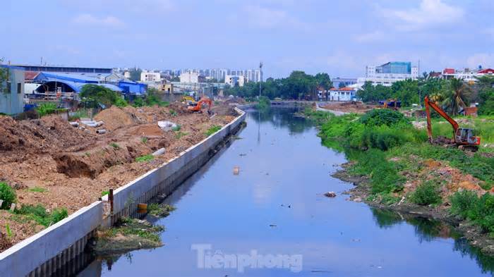 Khó khăn bủa vây dự án cải tạo tuyến kênh dài nhất TPHCM