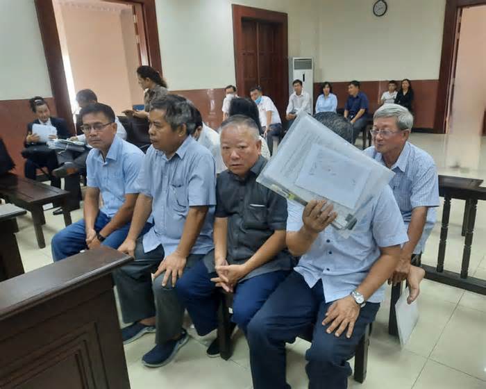 Vụ gây thiệt hại 52 tỉ đồng tại Agribank Trà Vinh: Các bị cáo tiếp tục kêu oan