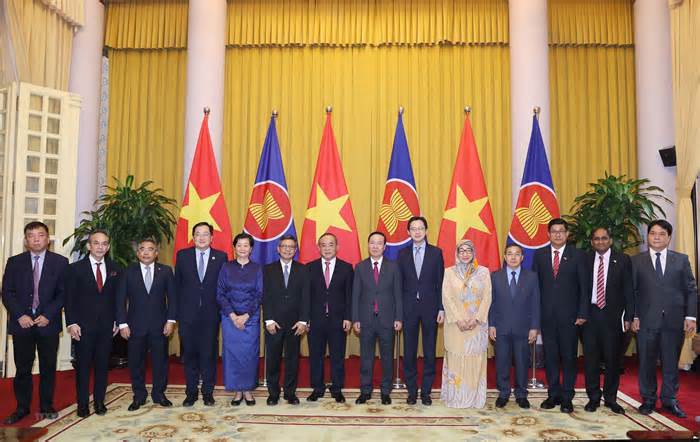 Chủ tịch nước tiếp Đại sứ các nước ASEAN đến chào và chúc mừng