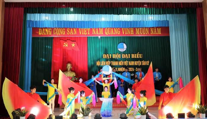 Đại hội điểm Hội Liên hiệp Thanh niên cấp huyện đầu tiên ở Nghệ An