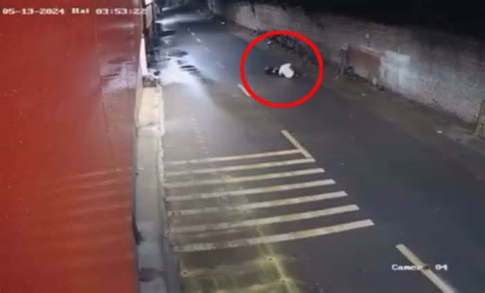Một phụ nữ bị đâm chết giữa đường ở Hà Nội