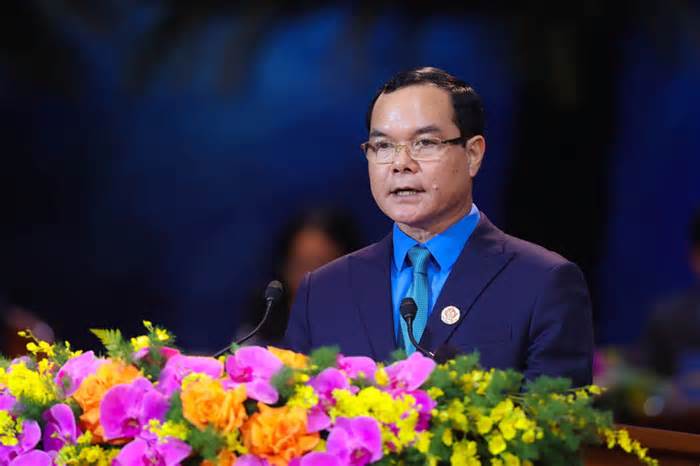 Ông Nguyễn Đình Khang tái đắc cử chủ tịch Tổng liên đoàn Lao động Việt Nam