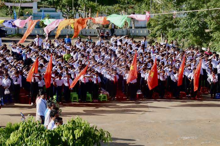 Công đoàn 'tiếp lửa' cho học sinh người dân tộc thiểu số ở miền núi cao Sơn Hòa, Phú Yên