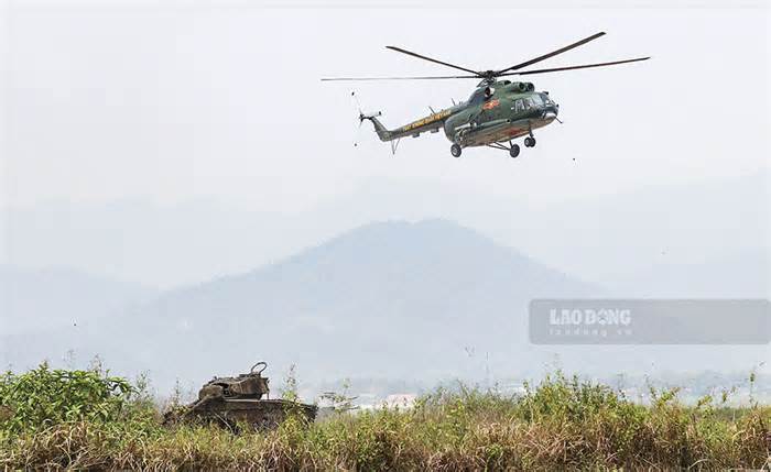 Ấn tượng những phi đội trực thăng bay trên bầu trời Điện Biên lịch sử