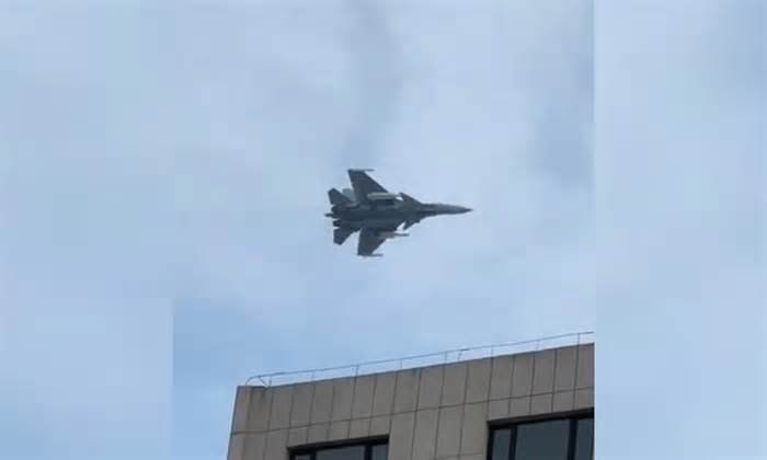 Tiêm kích hạm Trung Quốc mang tên lửa siêu thanh tầm bắn 1.800 km