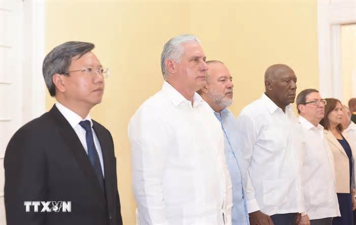 Chủ tịch Cuba Miguel Diaz Canel Bermudez viếng Tổng Bí thư Nguyễn Phú Trọng