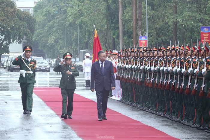 Tổng Bí thư, Chủ tịch nước Tô Lâm trao Huân chương Hồ Chí Minh tặng Tổng cục Kỹ thuật