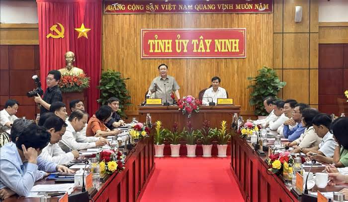 Chủ tịch Quốc hội Vương Đình Huệ thăm và làm việc tại tỉnh Tây Ninh