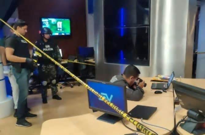 Ecuador: Nhiều trụ sở đài truyền hình nhận bom thư, 1 quả bom phát nổ