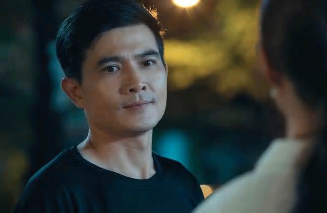 Quang Sự kể chuyện áp lực thế hệ 'bánh mì kẹp thịt'