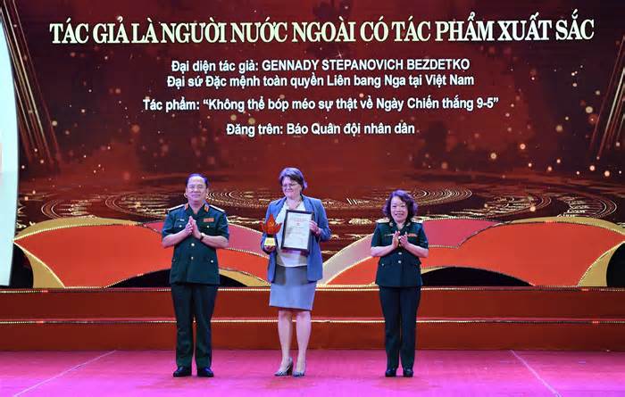 Đại sứ Nga tại Việt Nam đoạt giải Bảo vệ nền tảng tư tưởng của Đảng