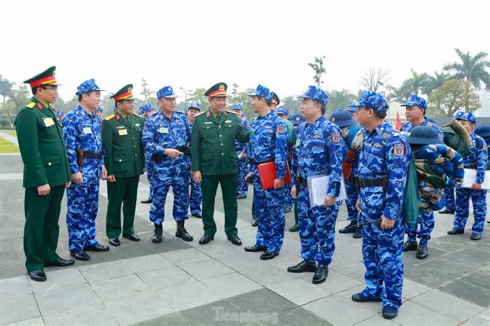 Bộ Tổng tham mưu kiểm tra chuyển trạng thái sẵn sàng chiến đấu của Cảnh sát biển