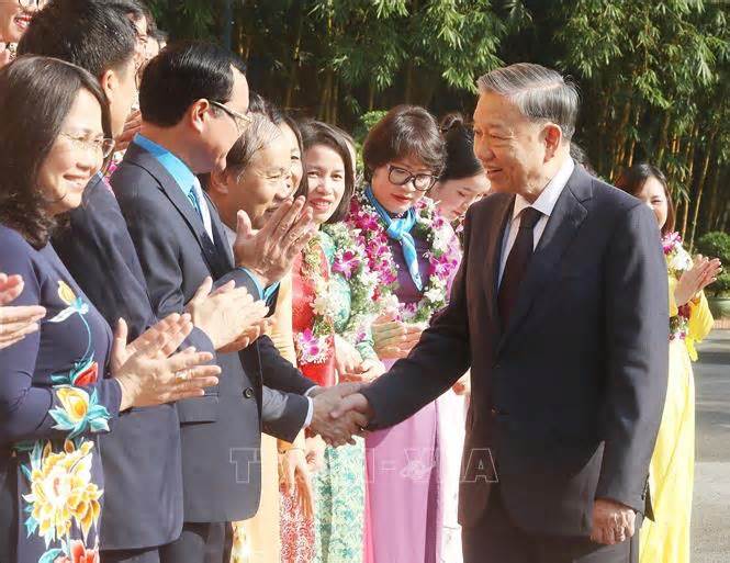 Tổng Bí thư, Chủ tịch nước gặp mặt đại biểu 'Tham mưu giỏi, phục vụ tốt'