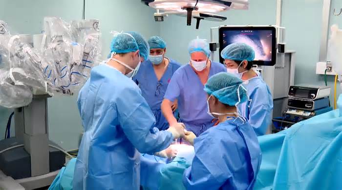 Hàng nghìn bệnh nhân được phẫu thuật bằng robot trong 6 năm qua