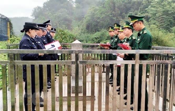 Việt Nam-Trung Quốc phối hợp tuyên truyền pháp luật chung vùng biên