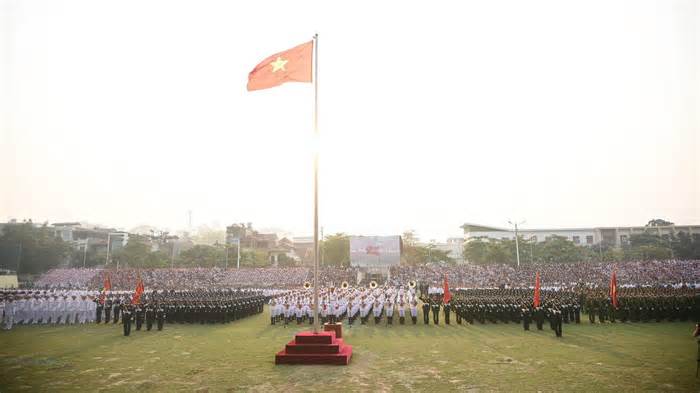 51 khối tham gia diễu binh lần đầu hợp luyện tại Điện Biên