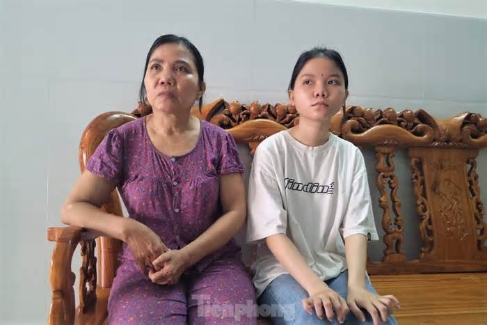Con gái cựu binh Gạc Ma nhận học bổng 'nóng', viết tiếp ước mơ hàng không