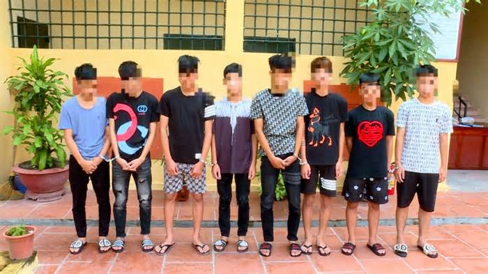Khởi tố 8 thiếu niên mang hung khí, lạng lách đánh võng ở Bắc Ninh