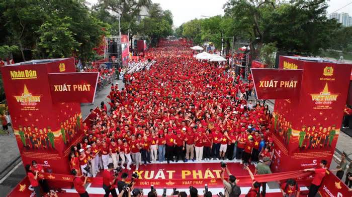 Chiến dịch 'Tự hào Việt Nam-Nhuộm đỏ không gian mạng' chào mừng Quốc khánh