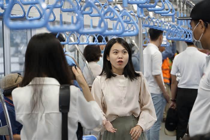 2000 người dân TP Hồ Chí Minh trải nghiệm và góp ý cho tàu metro số 1