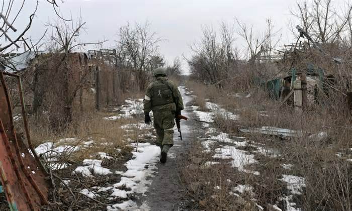 Ukraine thừa nhận rút lui khỏi Maryinka