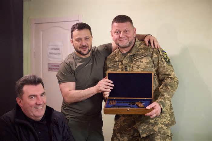 Ukraine phát hiện máy nghe lén trong văn phòng tổng tư lệnh quân đội