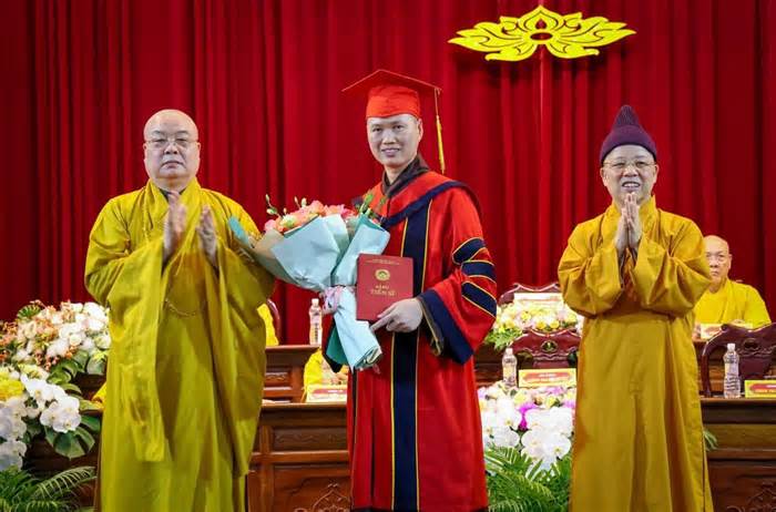 Trao bằng tiến sĩ Phật học đầu tiên của Học viện Phật giáo Việt Nam tại Hà Nội