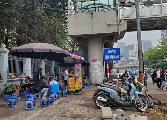 Lấn chiếm nhà ga tàu Nhổn - Ga Hà Nội: 'Bảo vệ nhắc nhở còn bị dọa đánh'