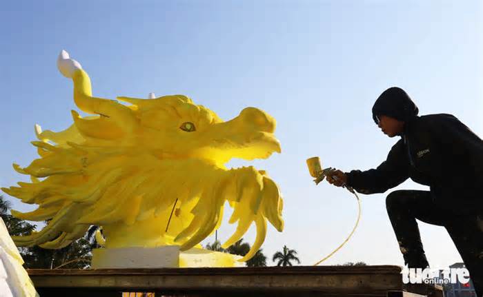 Linh vật rồng vàng ở Quảng Nam chưa hoàn thành, cộng đồng mạng đã 'cho điểm cao'