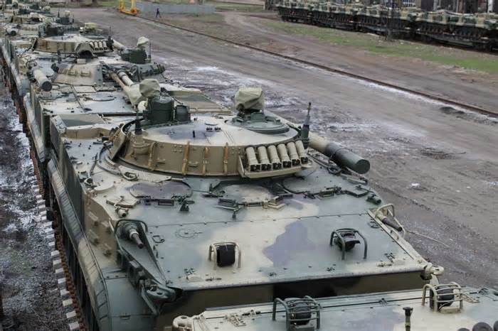 Quân đội Nga nhận hàng loạt xe chiến đấu bộ binh BMP-3 mới