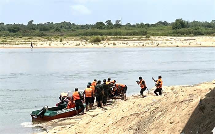 Tìm thấy thi thể một công nhân trong vụ lật xuồng trên sông Ba