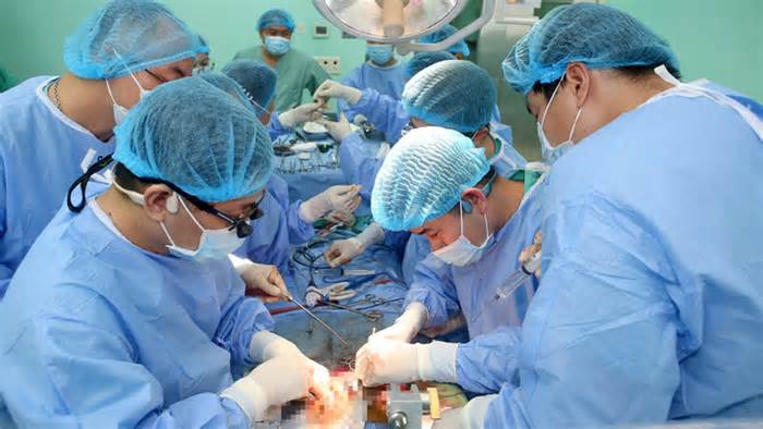 Bệnh nhân hiến tạng ở Quảng Ninh cứu sống em bé bị suy gan ở Huế