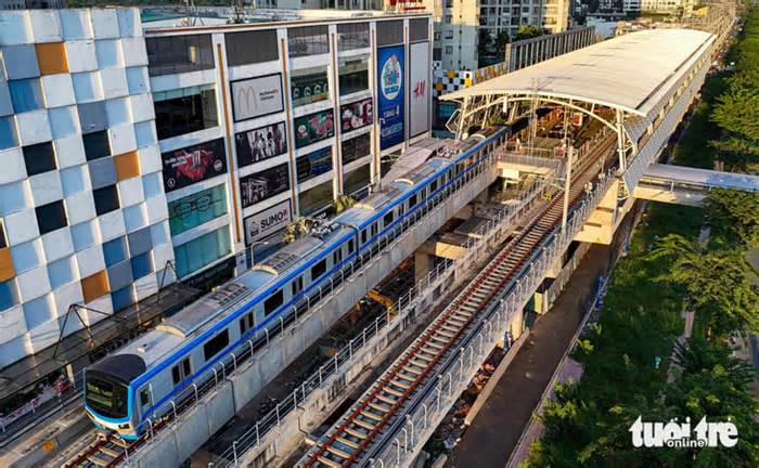 17 đoàn tàu metro số 1 chạy thử nghiệm 100% công suất, giống như vận hành thương mại