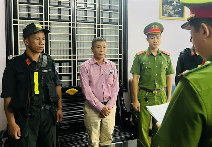 Cựu giám đốc CDC Thừa Thiên Huế lại bị khởi tố