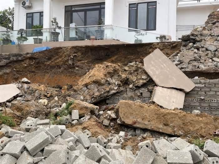 Đổ sập bờ kè ở Quảng Ninh, 1 công nhân thiệt mạng