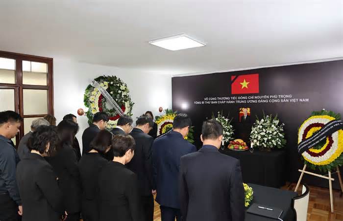 Bạn bè quốc tế và cộng đồng người Việt tại Mexico bày tỏ thương tiếc về sự ra đi của Tổng Bí thư Nguyễn Phú Trọng
