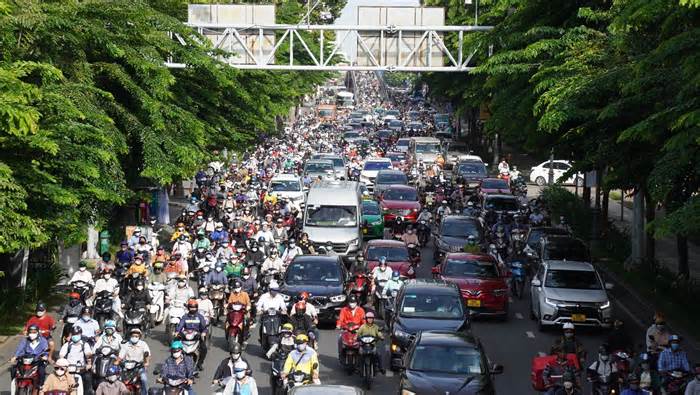 Dân khổ vì ùn tắc, loạt dự án giải cứu kẹt xe Tân Sơn Nhất ì ạch