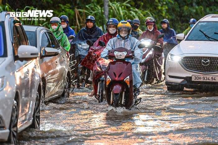 Dự báo thời tiết ngày 24/7: Miền Bắc mưa lớn, nguy cơ lũ quét và sạt lở đất