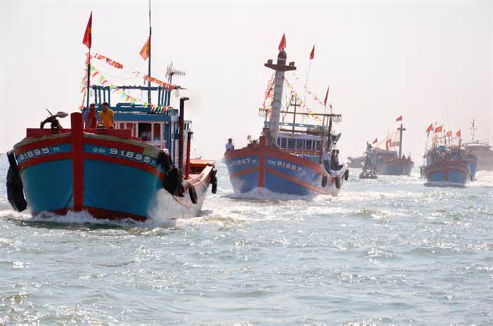 Phản đối lệnh cấm đánh bắt cá trái phép của Trung Quốc trên Biển Đông