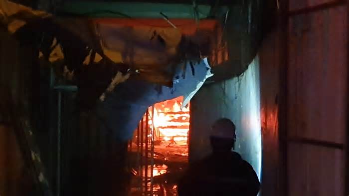 Cháy lớn ở một công ty tại TP Thủ Đức, nhiều tài sản bị thiêu rụi