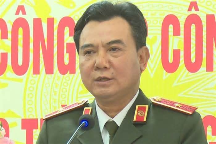 Cựu Phó Giám đốc Công an Hà Nội nhận 42,8 tỉ đồng chạy án vụ chuyến bay giải cứu