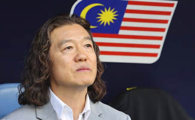Vì sao HLV Hàn Quốc tự bỏ ra 17,2 tỷ đồng để tháo chạy khỏi đội tuyển Malaysia?