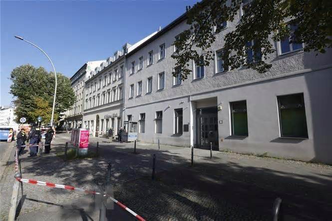 Đức: Ném bom xăng vào một giáo đường Do Thái tại Berlin