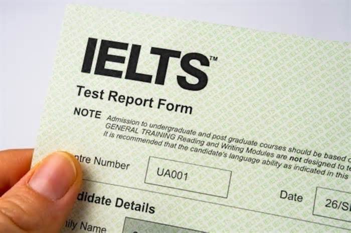 Học sinh bức xúc IELTS 8.0 vẫn không được miễn thi ngoại ngữ tốt nghiệp THPT