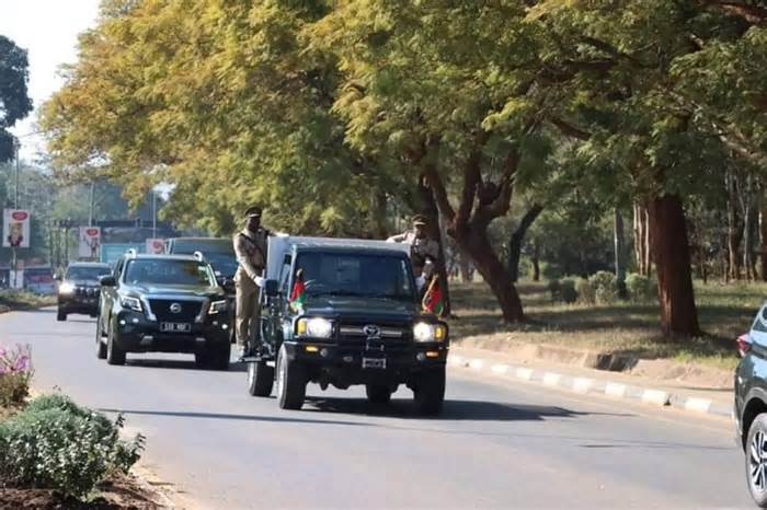 Đoàn xe chở linh cữu phó tổng thống Malawi tông chết 4 người đưa tiễn