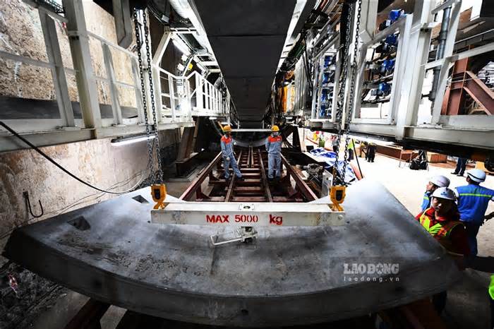 Máy đào hầm metro Nhổn - Ga Hà Nội hoạt động, nhiều hộ dân phải đi tạm cư