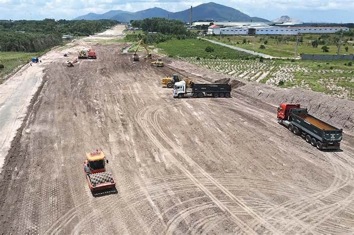 Chủ động đáp ứng nguồn vật liệu cho Dự án thành phần 3 cao tốc Biên Hòa - Vũng Tàu